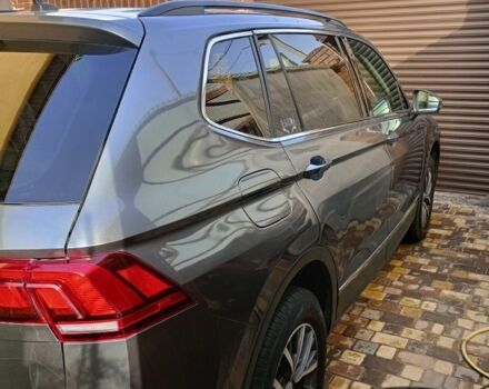 Серый Фольксваген Тигуан, объемом двигателя 2 л и пробегом 22 тыс. км за 19734 $, фото 4 на Automoto.ua