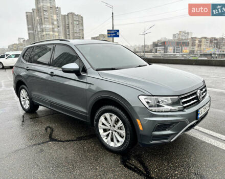 Серый Фольксваген Тигуан, объемом двигателя 2 л и пробегом 65 тыс. км за 18200 $, фото 4 на Automoto.ua