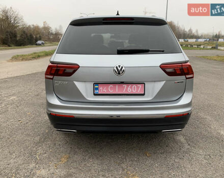 Сірий Фольксваген Тігуан, об'ємом двигуна 2 л та пробігом 130 тис. км за 20700 $, фото 12 на Automoto.ua