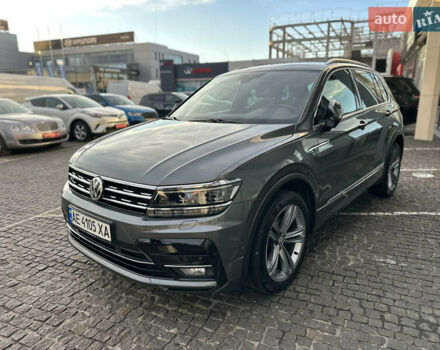 Серый Фольксваген Тигуан, объемом двигателя 1.97 л и пробегом 153 тыс. км за 27990 $, фото 5 на Automoto.ua