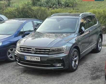 Серый Фольксваген Тигуан, объемом двигателя 1.97 л и пробегом 90 тыс. км за 32000 $, фото 2 на Automoto.ua