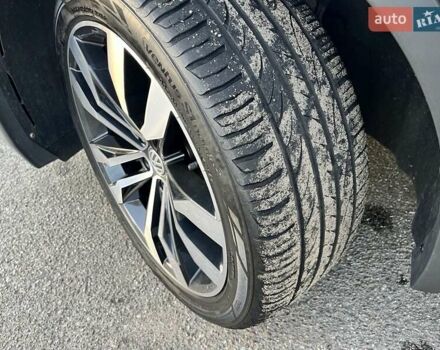 Сірий Фольксваген Тігуан, об'ємом двигуна 1.98 л та пробігом 118 тис. км за 28000 $, фото 2 на Automoto.ua