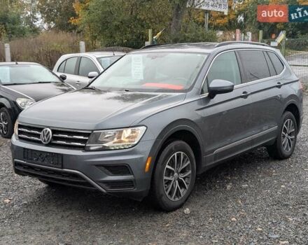 Серый Фольксваген Тигуан, объемом двигателя 1.98 л и пробегом 105 тыс. км за 17950 $, фото 2 на Automoto.ua