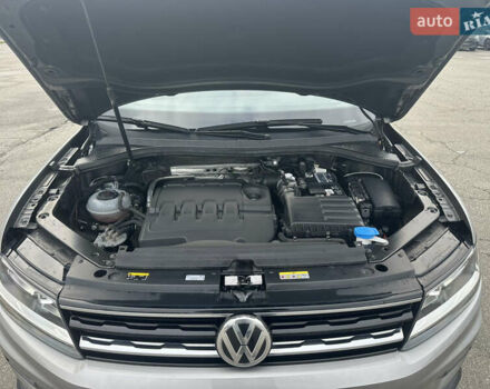 Серый Фольксваген Тигуан, объемом двигателя 1.97 л и пробегом 110 тыс. км за 24999 $, фото 95 на Automoto.ua