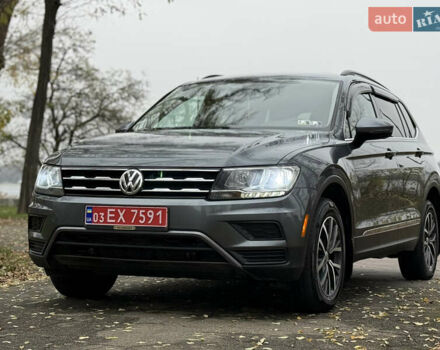 Сірий Фольксваген Тігуан, об'ємом двигуна 2 л та пробігом 212 тис. км за 16900 $, фото 1 на Automoto.ua