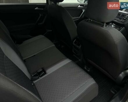 Серый Фольксваген Тигуан, объемом двигателя 2 л и пробегом 130 тыс. км за 19750 $, фото 32 на Automoto.ua