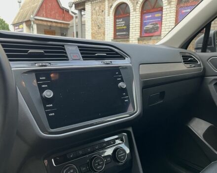 Серый Фольксваген Тигуан, объемом двигателя 2 л и пробегом 225 тыс. км за 18700 $, фото 14 на Automoto.ua