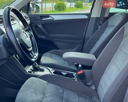 Сірий Фольксваген Тігуан, об'ємом двигуна 1.98 л та пробігом 231 тис. км за 22500 $, фото 28 на Automoto.ua