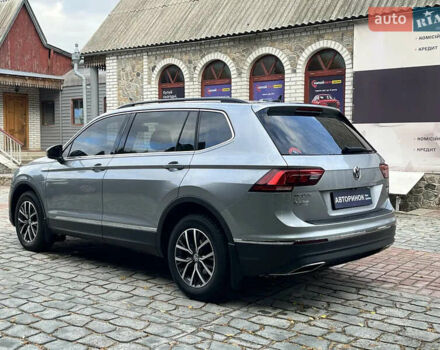 Серый Фольксваген Тигуан, объемом двигателя 1.98 л и пробегом 225 тыс. км за 17800 $, фото 5 на Automoto.ua