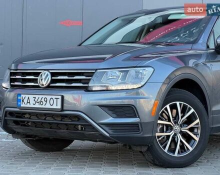 Серый Фольксваген Тигуан, объемом двигателя 2 л и пробегом 53 тыс. км за 18900 $, фото 1 на Automoto.ua