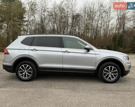 Сірий Фольксваген Тігуан, об'ємом двигуна 2 л та пробігом 130 тис. км за 20700 $, фото 3 на Automoto.ua