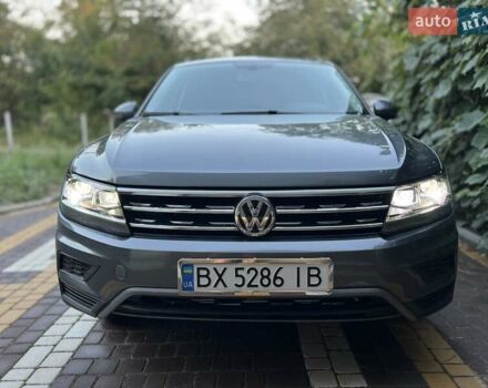 Серый Фольксваген Тигуан, объемом двигателя 1.98 л и пробегом 28 тыс. км за 17800 $, фото 62 на Automoto.ua