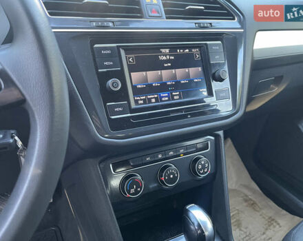 Сірий Фольксваген Тігуан, об'ємом двигуна 1.98 л та пробігом 182 тис. км за 16950 $, фото 12 на Automoto.ua