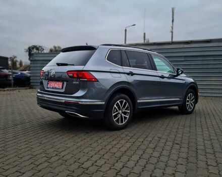 Серый Фольксваген Тигуан, объемом двигателя 2 л и пробегом 122 тыс. км за 20500 $, фото 3 на Automoto.ua