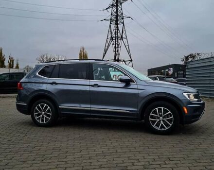 Серый Фольксваген Тигуан, объемом двигателя 2 л и пробегом 122 тыс. км за 20500 $, фото 2 на Automoto.ua