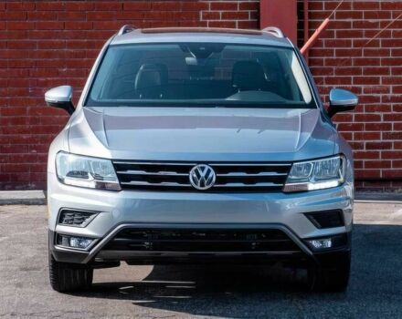 Сірий Фольксваген Тігуан, об'ємом двигуна 2 л та пробігом 46 тис. км за 9000 $, фото 1 на Automoto.ua