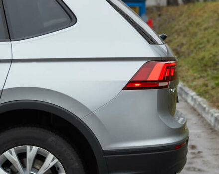 Серый Фольксваген Тигуан, объемом двигателя 1.98 л и пробегом 35 тыс. км за 17200 $, фото 5 на Automoto.ua