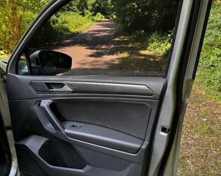 Серый Фольксваген Тигуан, объемом двигателя 1.98 л и пробегом 103 тыс. км за 31000 $, фото 44 на Automoto.ua