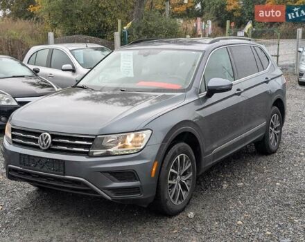 Серый Фольксваген Тигуан, объемом двигателя 1.98 л и пробегом 105 тыс. км за 17950 $, фото 1 на Automoto.ua