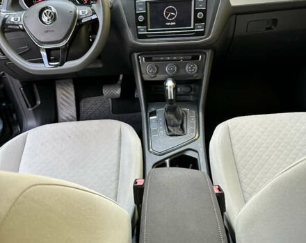 Серый Фольксваген Тигуан, объемом двигателя 2 л и пробегом 109 тыс. км за 16900 $, фото 7 на Automoto.ua