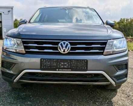 Серый Фольксваген Тигуан, объемом двигателя 2 л и пробегом 98 тыс. км за 9800 $, фото 1 на Automoto.ua