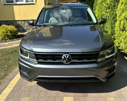 Серый Фольксваген Тигуан, объемом двигателя 2 л и пробегом 109 тыс. км за 16900 $, фото 1 на Automoto.ua