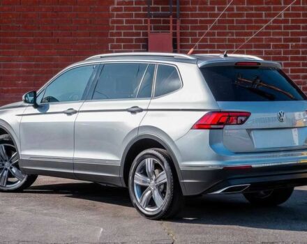 Сірий Фольксваген Тігуан, об'ємом двигуна 2 л та пробігом 46 тис. км за 9000 $, фото 4 на Automoto.ua