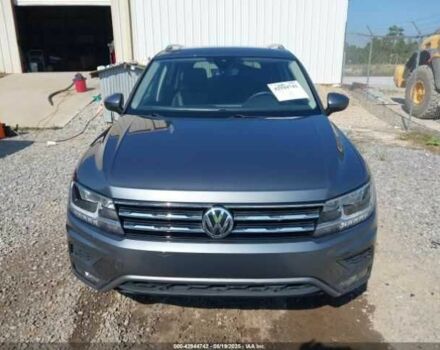 Серый Фольксваген Тигуан, объемом двигателя 2 л и пробегом 42 тыс. км за 5500 $, фото 12 на Automoto.ua