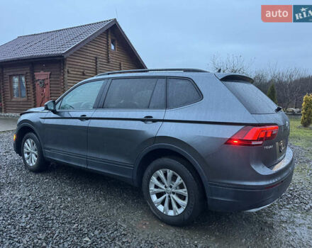 Серый Фольксваген Тигуан, объемом двигателя 0 л и пробегом 23 тыс. км за 11500 $, фото 2 на Automoto.ua
