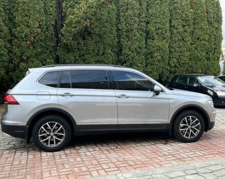 Серый Фольксваген Тигуан, объемом двигателя 2 л и пробегом 225 тыс. км за 18700 $, фото 3 на Automoto.ua