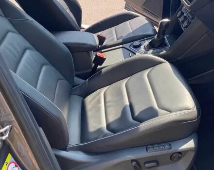 Сірий Фольксваген Тігуан, об'ємом двигуна 2 л та пробігом 33 тис. км за 18000 $, фото 8 на Automoto.ua