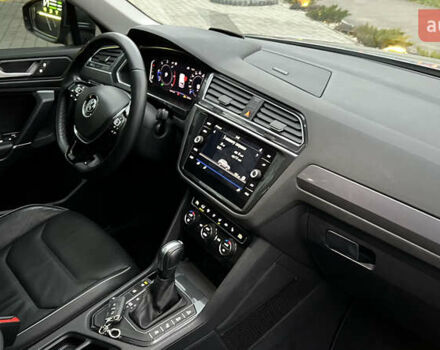 Серый Фольксваген Тигуан, объемом двигателя 2 л и пробегом 75 тыс. км за 29999 $, фото 47 на Automoto.ua