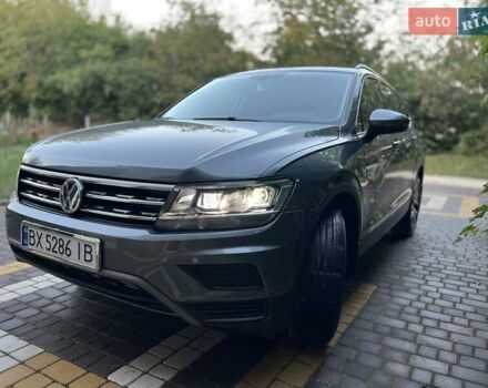 Серый Фольксваген Тигуан, объемом двигателя 1.98 л и пробегом 28 тыс. км за 17800 $, фото 61 на Automoto.ua