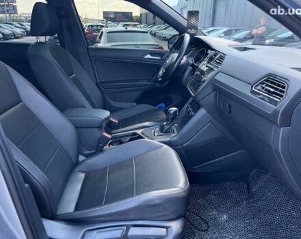 Серый Фольксваген Тигуан, объемом двигателя 2 л и пробегом 135 тыс. км за 23690 $, фото 32 на Automoto.ua