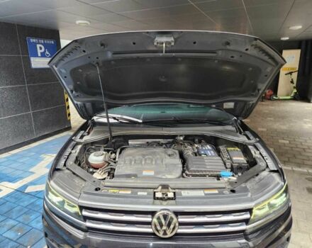 Сірий Фольксваген Тігуан, об'ємом двигуна 2 л та пробігом 69 тис. км за 13991 $, фото 5 на Automoto.ua