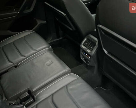 Серый Фольксваген Тигуан, объемом двигателя 2 л и пробегом 75 тыс. км за 29999 $, фото 39 на Automoto.ua