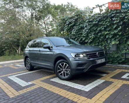 Серый Фольксваген Тигуан, объемом двигателя 1.98 л и пробегом 28 тыс. км за 17800 $, фото 66 на Automoto.ua