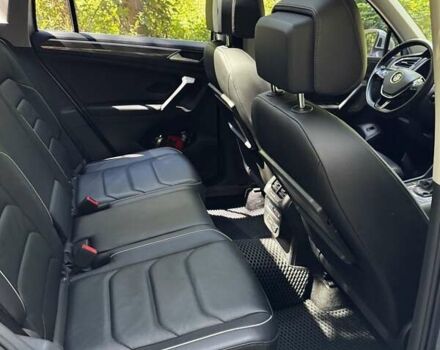 Серый Фольксваген Тигуан, объемом двигателя 1.98 л и пробегом 103 тыс. км за 31000 $, фото 36 на Automoto.ua