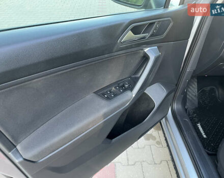 Сірий Фольксваген Тігуан, об'ємом двигуна 1.98 л та пробігом 182 тис. км за 16950 $, фото 9 на Automoto.ua