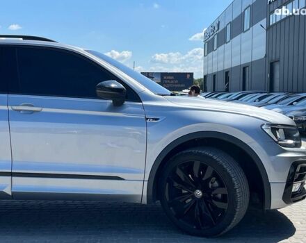 Серый Фольксваген Тигуан, объемом двигателя 2 л и пробегом 135 тыс. км за 23690 $, фото 3 на Automoto.ua