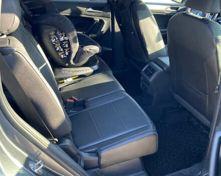 Сірий Фольксваген Тігуан, об'ємом двигуна 1.98 л та пробігом 81 тис. км за 25000 $, фото 11 на Automoto.ua