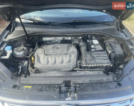 Сірий Фольксваген Тігуан, об'ємом двигуна 2 л та пробігом 104 тис. км за 14200 $, фото 12 на Automoto.ua