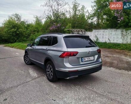 Серый Фольксваген Тигуан, объемом двигателя 1.98 л и пробегом 63 тыс. км за 25400 $, фото 4 на Automoto.ua
