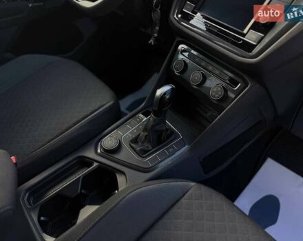 Серый Фольксваген Тигуан, объемом двигателя 1.98 л и пробегом 85 тыс. км за 19500 $, фото 21 на Automoto.ua