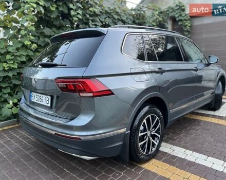 Серый Фольксваген Тигуан, объемом двигателя 1.98 л и пробегом 28 тыс. км за 17800 $, фото 59 на Automoto.ua
