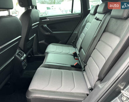 Серый Фольксваген Тигуан, объемом двигателя 1.97 л и пробегом 153 тыс. км за 27990 $, фото 25 на Automoto.ua