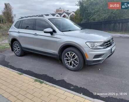 Серый Фольксваген Тигуан, объемом двигателя 1.98 л и пробегом 225 тыс. км за 19500 $, фото 3 на Automoto.ua