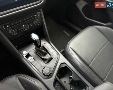 Сірий Фольксваген Тігуан, об'ємом двигуна 1.98 л та пробігом 173 тис. км за 16999 $, фото 47 на Automoto.ua