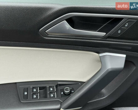 Сірий Фольксваген Тігуан, об'ємом двигуна 2 л та пробігом 212 тис. км за 16900 $, фото 29 на Automoto.ua