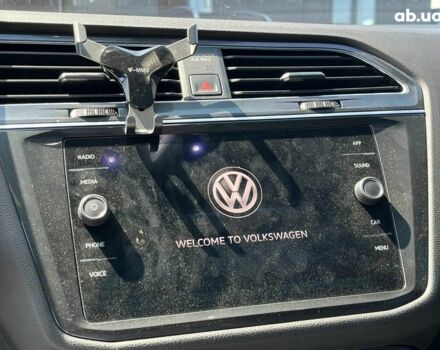 Серый Фольксваген Тигуан, объемом двигателя 2 л и пробегом 135 тыс. км за 23690 $, фото 19 на Automoto.ua